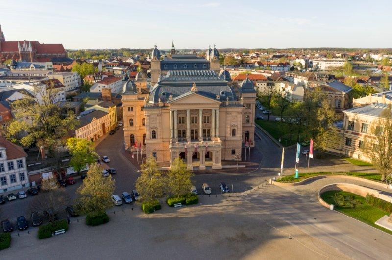 Luftaufnahme Großes Haus